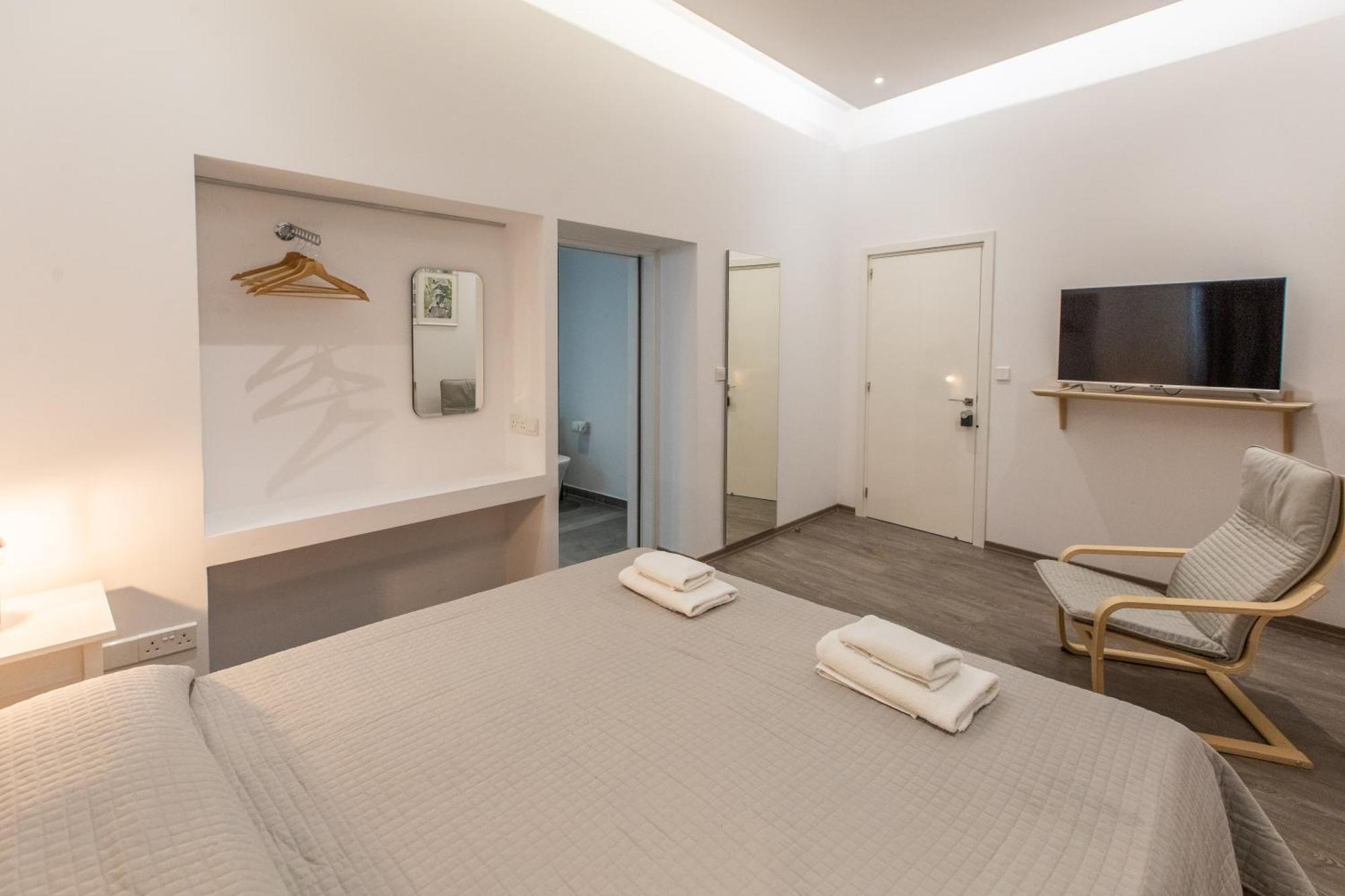Rooms - Unique Staying In Paphos Centre Pokoj fotografie